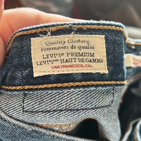 Levi’s High Loose Jeans - Picture 11 of 12